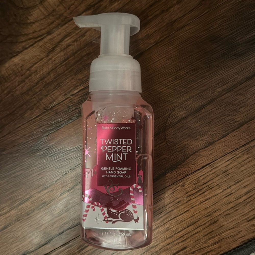 Bath & Body Works Twisted Peppermint Foaming Hand soap
